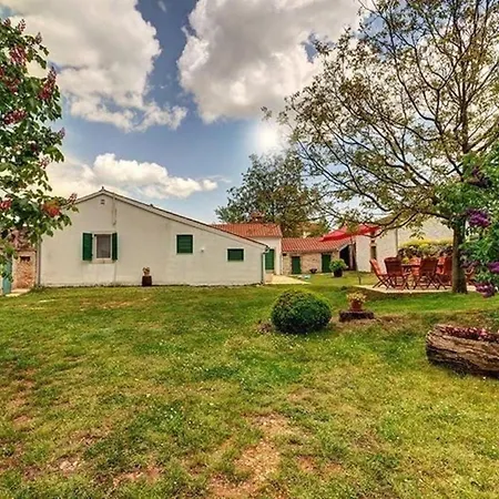 Holiday home In Jakacici Mit Grossem Garten *